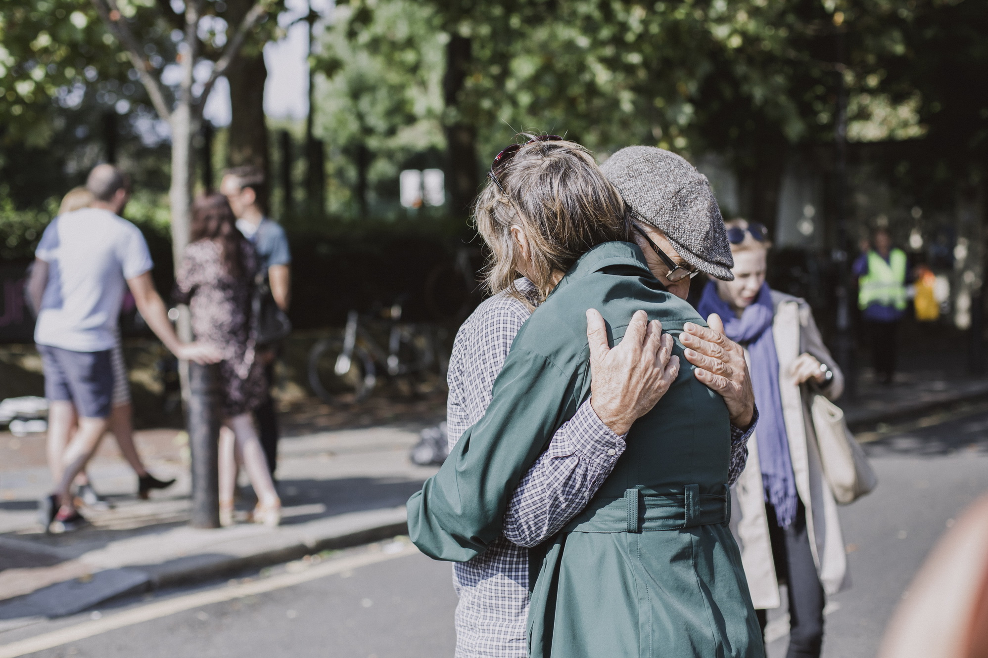 edlerly man and woman embracing